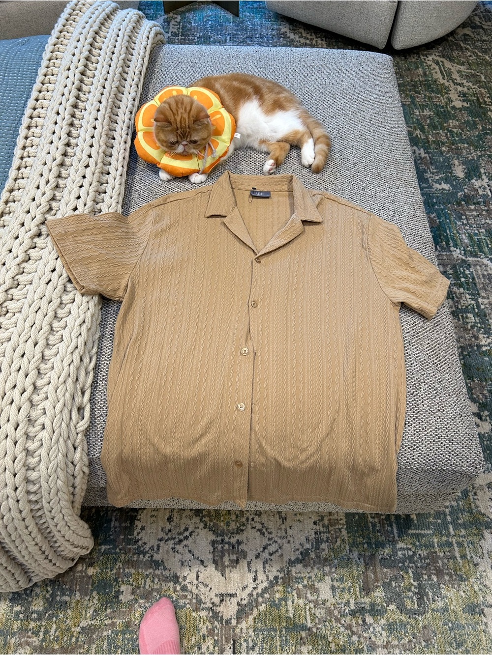 Men's Short-Sleeve Button-Up Shirt in Tan